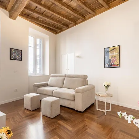 Hostly-barberini Luxury By Trevi Appartement *