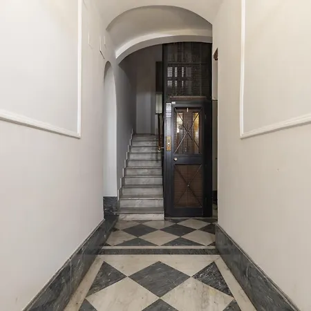 Hostly-barberini Luxury By Trevi Appartement Rome